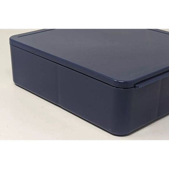 Pottery Barn Kids Spencer All-In-One Recycled Bento Box Lunch Container in Navy - Picture 7 of 8
